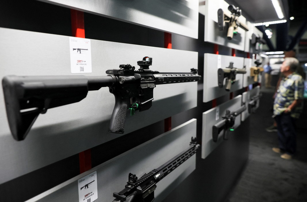 Пушка AR-15 на изложението в Тексас/Ройтерс