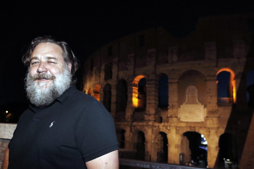 Ръсел Кроу пред Колизеума в Рим, 6 юни 2018 г./ Снимка: ЕРА/БГНЕС