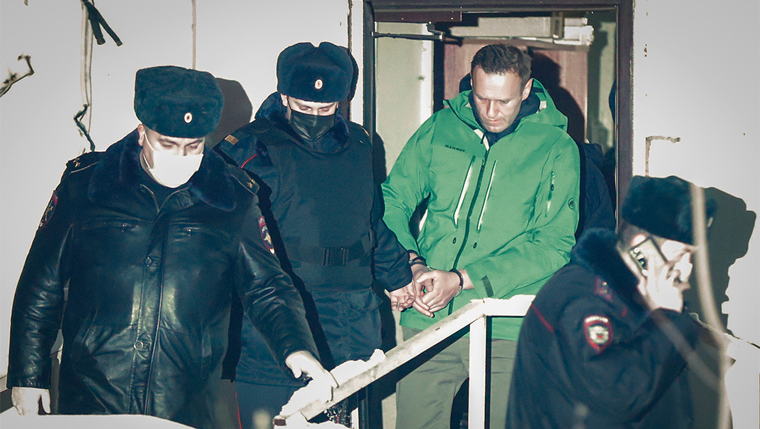 Алексей Навални бе задържан в Москва след завръщането си от Берлин.