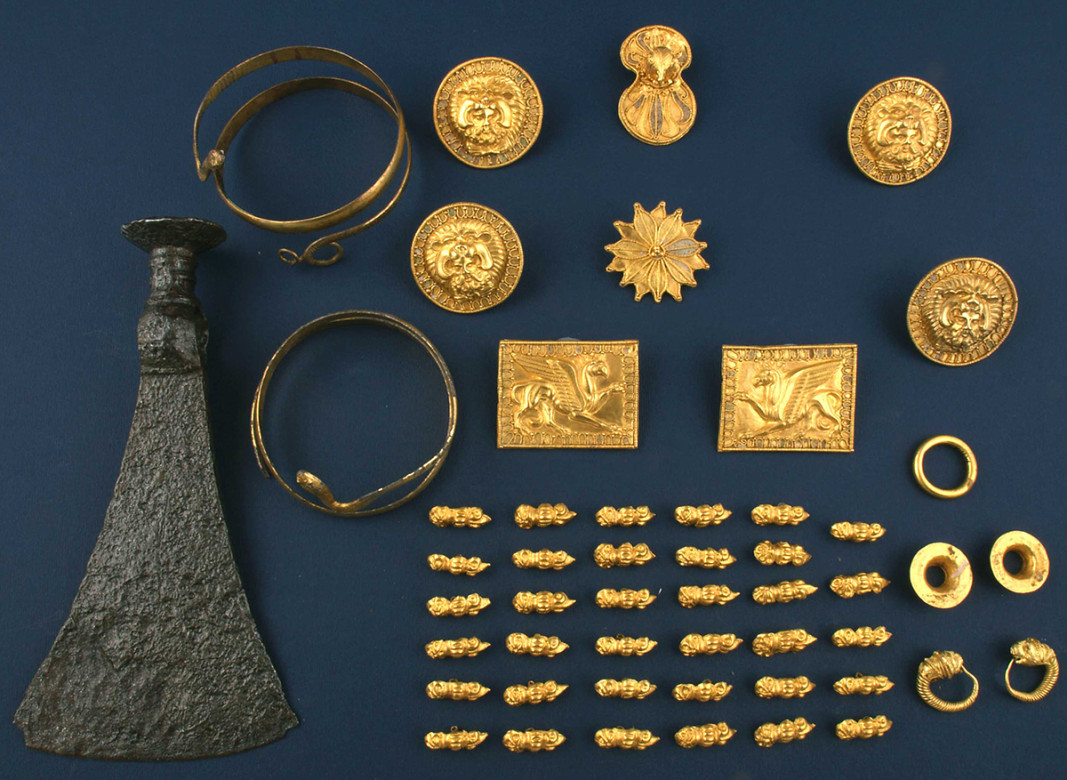 Кралевско златно съкровище. . Първа половина на ІІІ в.пр.Хр., с. Кралево, Търговищко