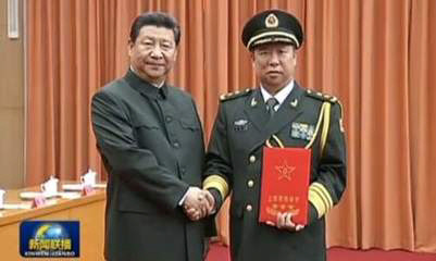 Президентът Си Цзинпин с Лю Чжънли/CCTV