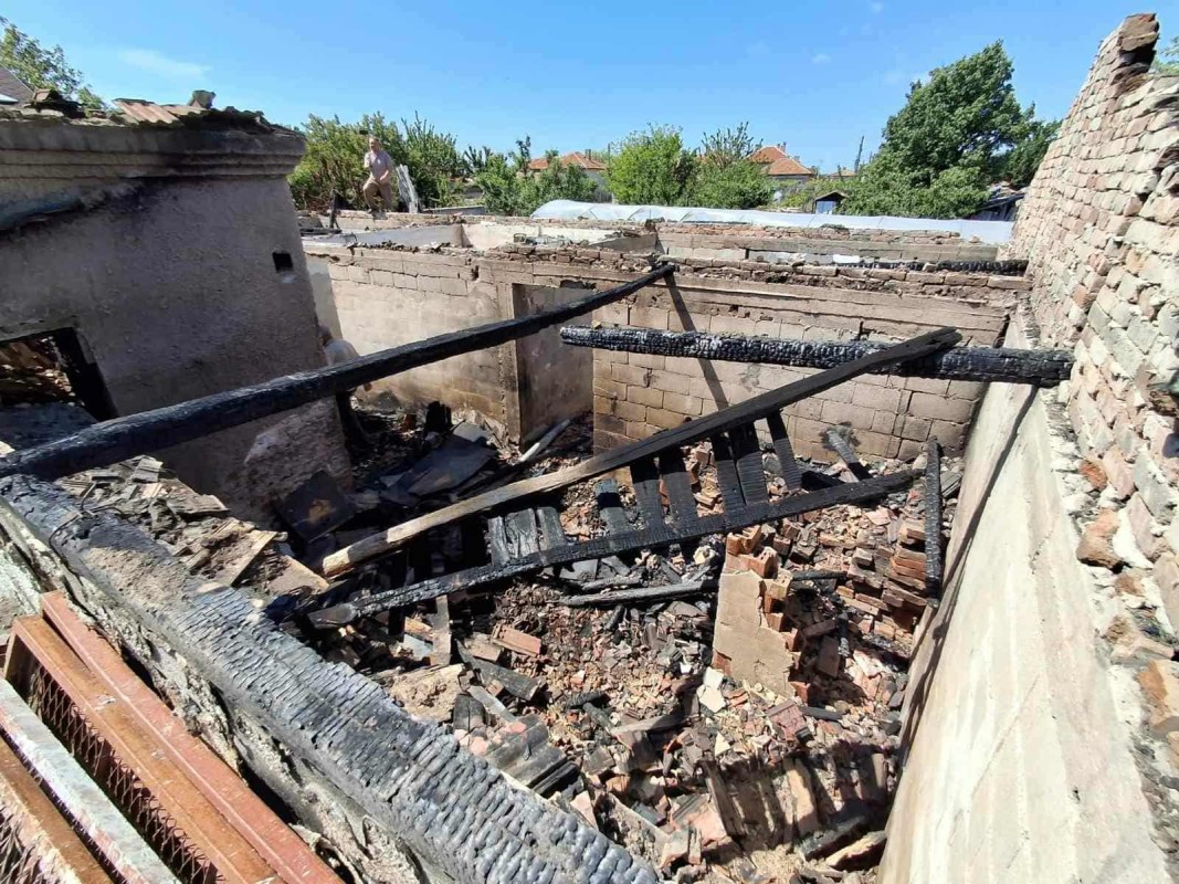 Опожарената къща в гр. Тервел