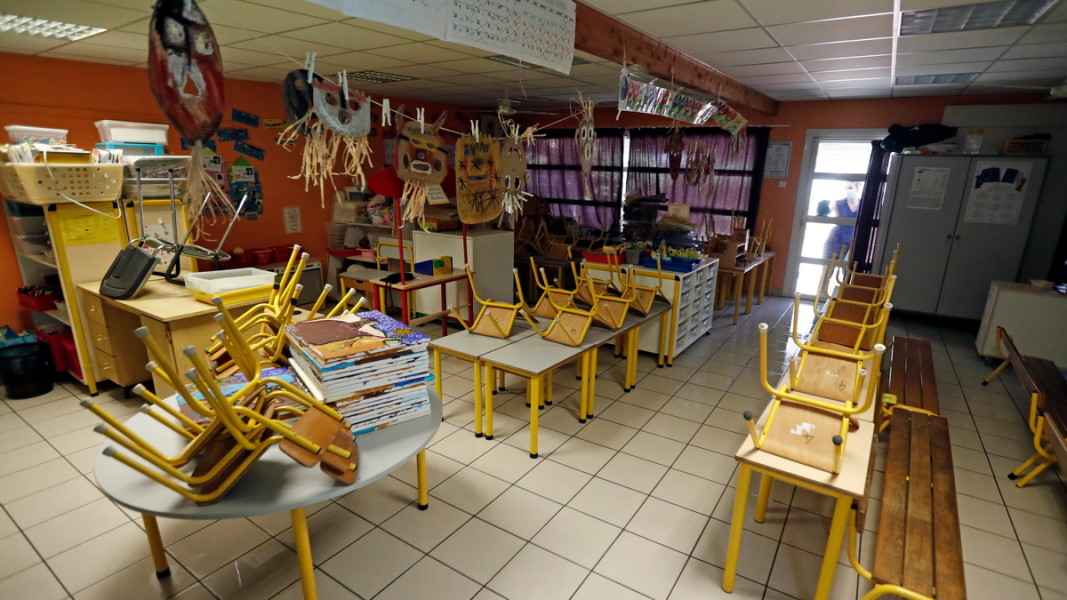 Училище в Монпелие се подготвя за постепенно възстановяване на учебния процес. Снимка: ЕПА/БГНЕС