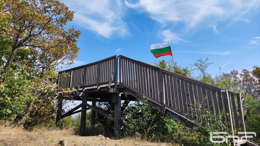  Дървена площадка, връх Голямо Градище 