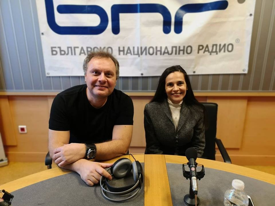 Водещият на „Нощен Хоризонт“ Виктор Димитров и д-р Мариана Тодорова.