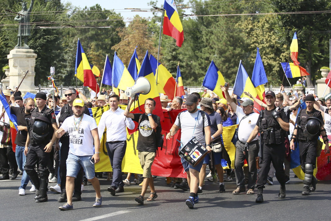 Няколко хиляди души се събраха в молдовската столица Кишинев с