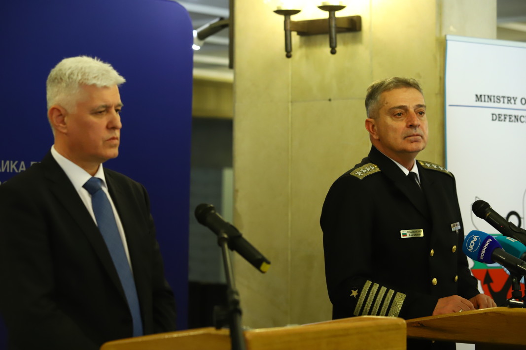Министърът на отбраната Димитър Стоянов и началникът на отбраната Емил Ефтимов/БГНЕС