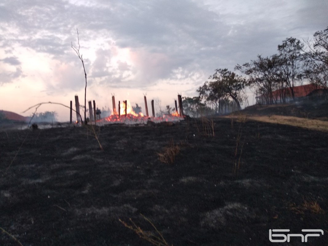 Изгоряла къща при пожар в село Овчарово; Снимка: Дора Атанасова