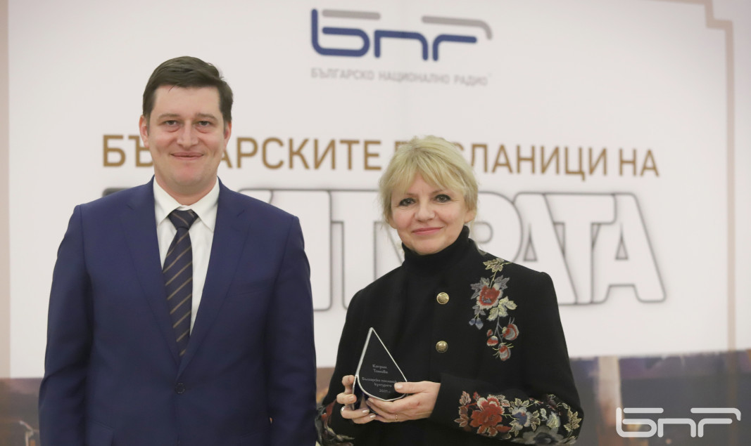 Director General of BNR Milen Mitev and abstract painter Katrin Tomova.