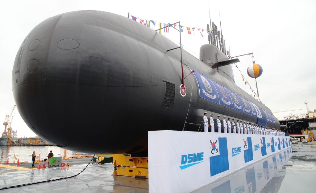 Южна Корея показа днес първата си подводница с възможности да