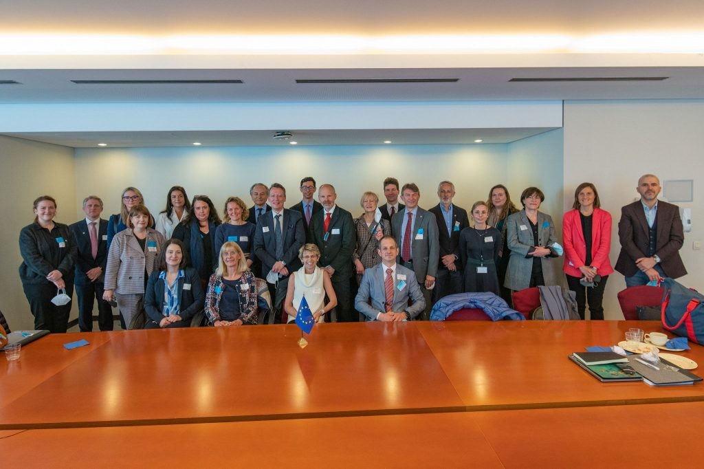  Европейски парламент (28.04 ) показване на Призив за деяние на Европейската асоциация по пулмонална хипертония 