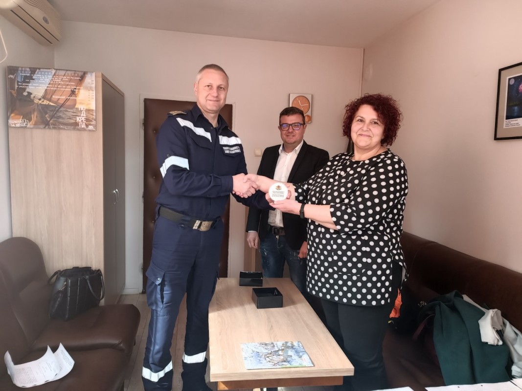 Областният управител на Кюстендил Катя Димитрова се срещна с ръководството на Районната служба Пожарна безопасност и защита  на населението.