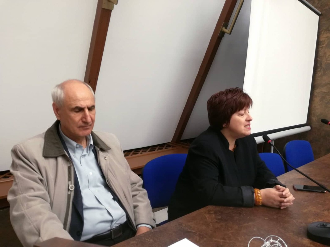 Борислав Лазаров, председател на Съюза на слепите в областите Благоевград и Кюстендил и Емилия Халилова