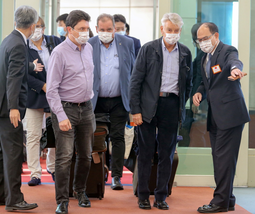 Френски сенатори пристигнаха днес на визита в Тайван въпреки протестите на Пекин/Ройтерс