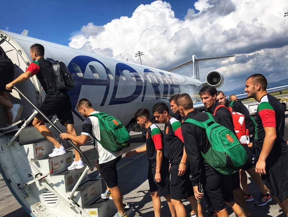 Националният отбор по футбол за мъже замина за Словения за