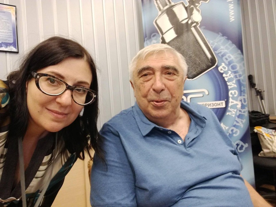 проф. Захарий Кръстев в селфи с журналистката Ирина Недева