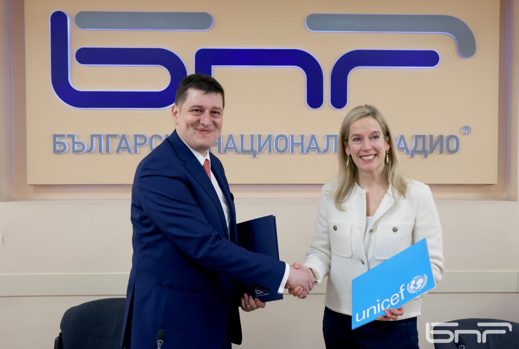Генералният директор на БНР Милен Митев и представителят на УНИЦЕФ за България Кристина де Бройн