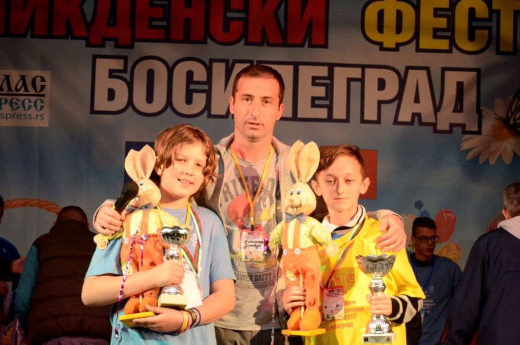 Alexander Dimitrov with participants in the festival events