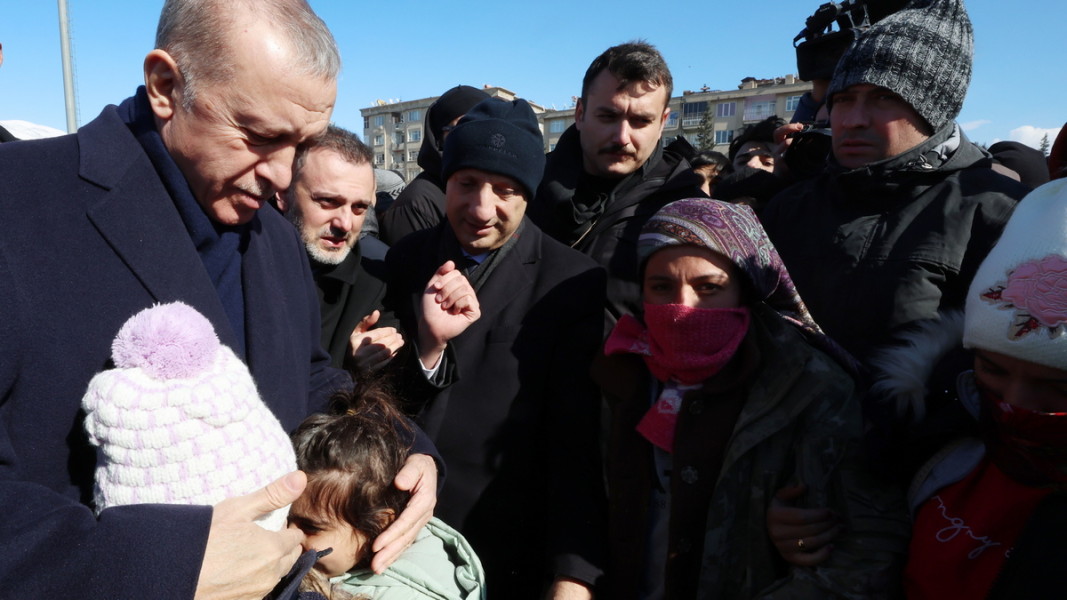 Ердоган в едон от най-тежко пострадалите райони - Кахраманмараш, 8 февруари 2023 г. СНимка: ЕПА/БГНЕС