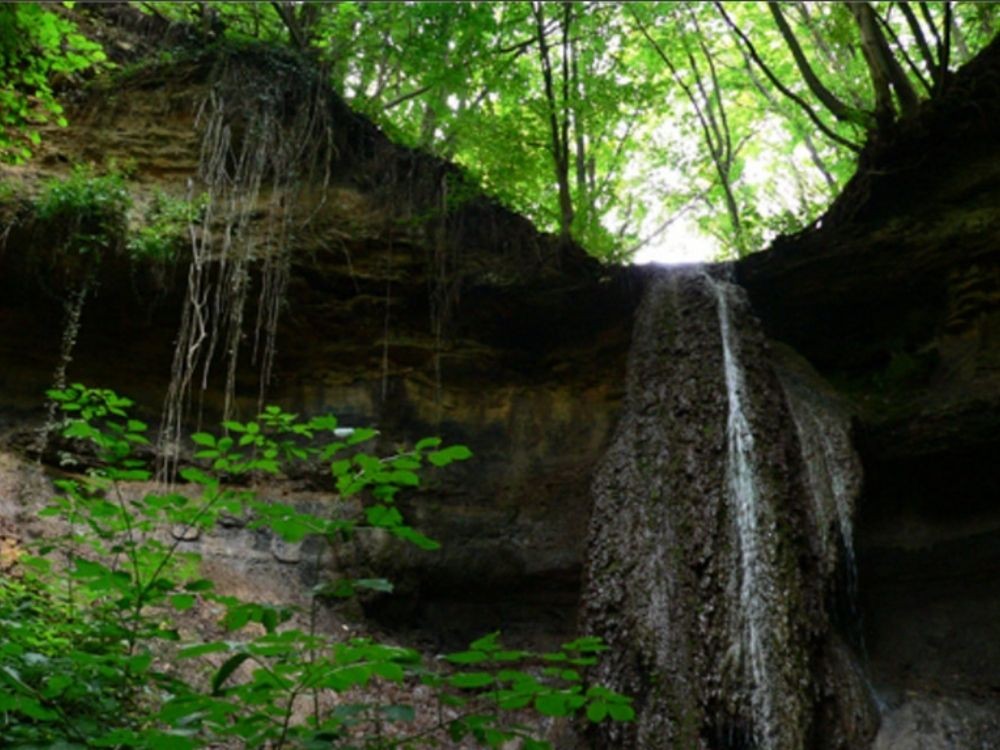 Die Gegend um Kula ist reich an Natursehenswürdigkeiten. Der Wasserfall Petrov Tserak - Topolovets