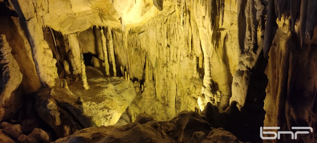 Драконовата пещера до бреговете на езерото на Кастория
