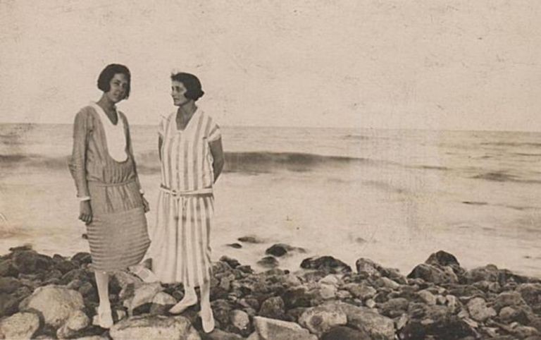 The poets Dora Gabe and Elisaveta Bagryana in 1927.  Both were among the fashion icons of their generation.