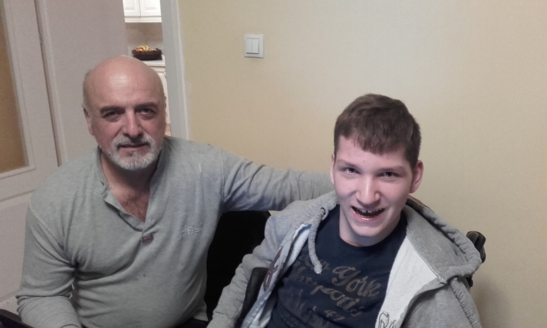 17-годишният Иван Василев Пеев от Пловдив страда от детска церебрална