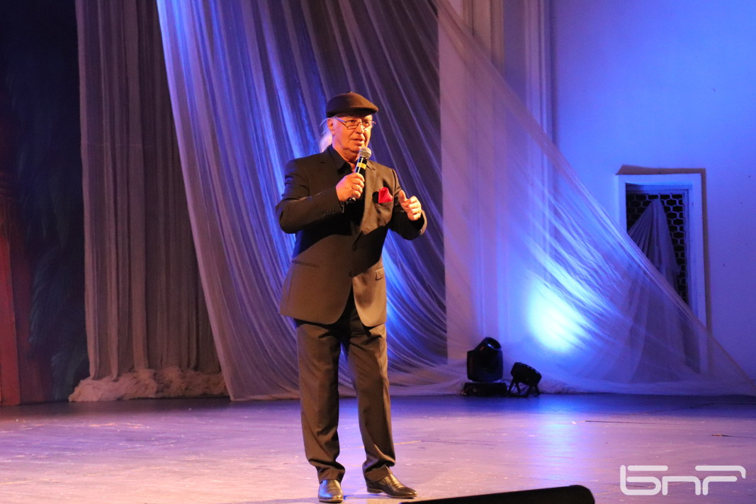  Стефан Диомов 