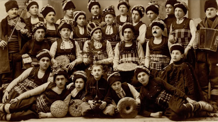 Christmas carolers from Silistra, 1942