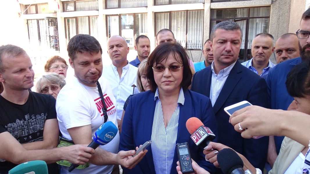 Лидерът на БСП Корнелия Нинова определи смяната на министри като