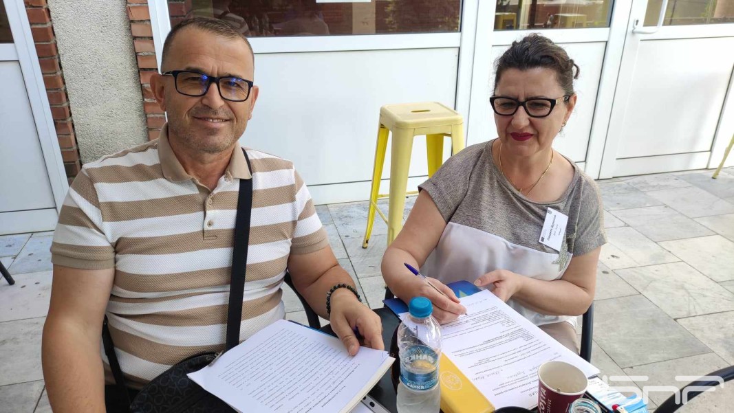 Български учители в Албания