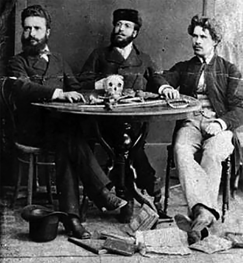 Hristo Botev, Nikola Slavkov (ortada) ve İvan Drasov ile birlikte Eflak'ta, 1875.