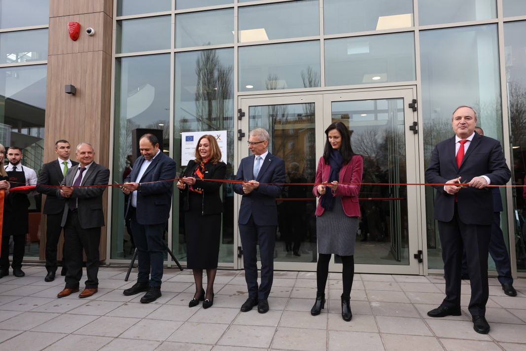 На тържествена церемония бе открита новата сграда на Института „Големи данни в полза на интелигентното общество“ (GATE)/БТА
