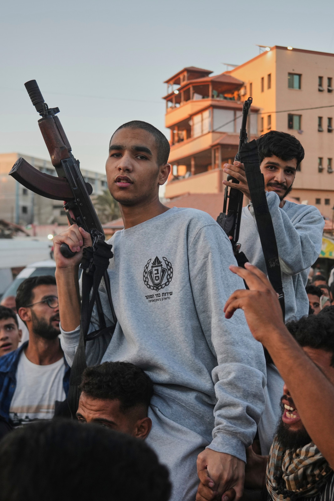 Освободени палестински затворници в Хан Юнис, 13 октомври 2025 г./БТА