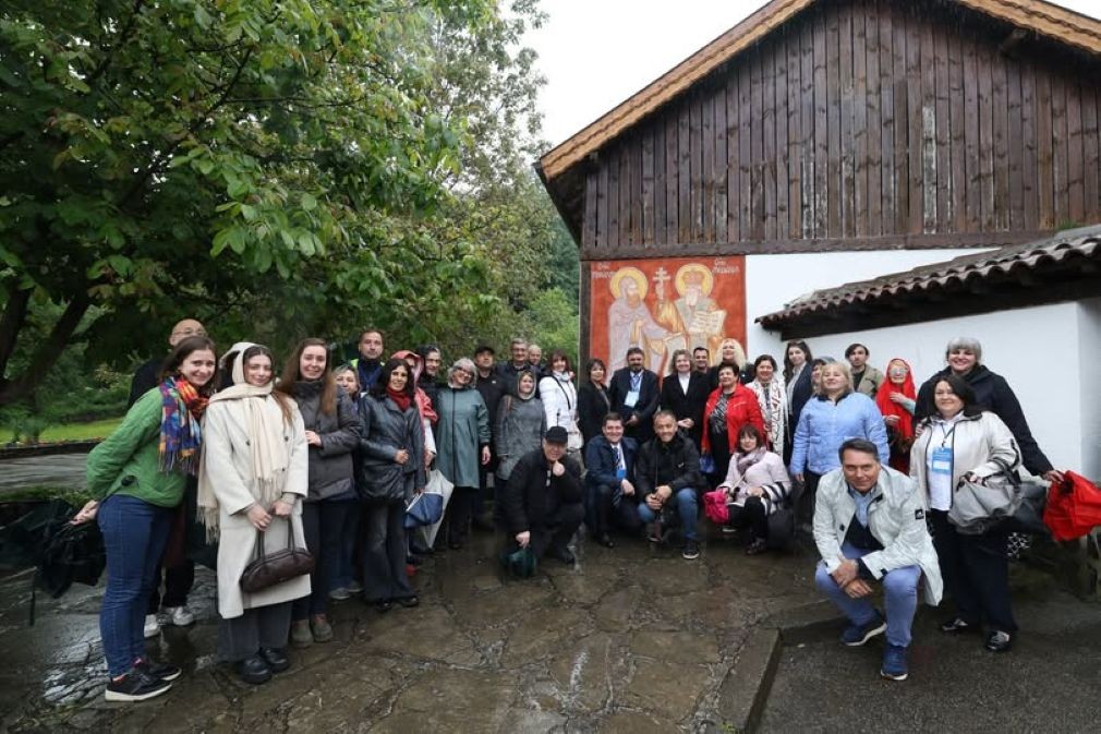 В Клисурския манастир с участниците в 20-ата световна среща на българските медии