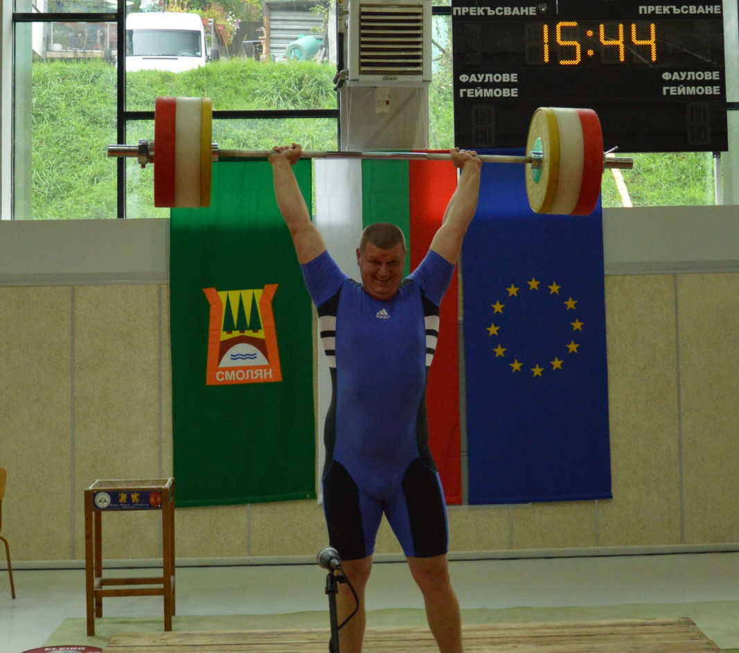 През 2021 г. тържествен бенефис в своя роден град Смолян Величко Чолаков сложи край на състезателната си кариера. Железният, както е известен именитият ни спортист, е последният български олимпийски медалист в щангите/Снимка: БГНЕС архив