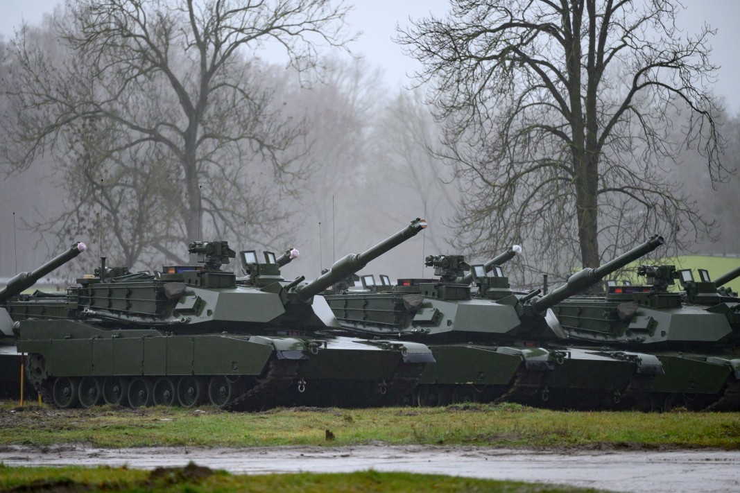 Американски танкове Abrams на полска територия Снимка: ЕПА/БГНЕС