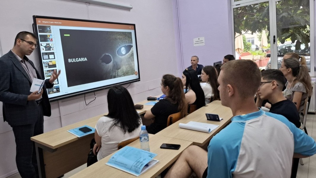 Assistant Valyu Anchev from the University of Veliko Tarnovo with with participants in the summer school in Tirana