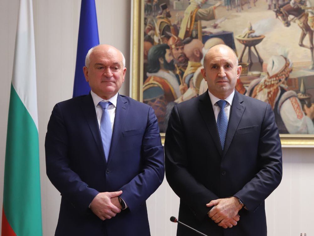 El primer ministro interino Dimitar Glávchev y el presidente Rumen Radev (05.04.24)