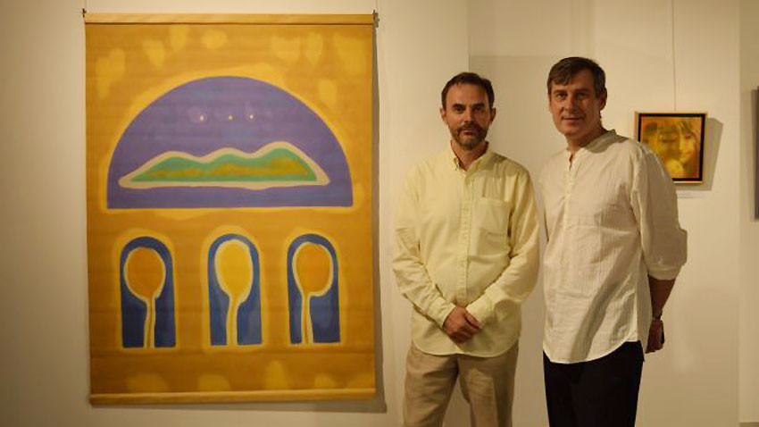 Василен Васевски (вляво) и Александър Телалим на откриването на изложбата „Equilibrium/Равновесие: лирично и експресивно“