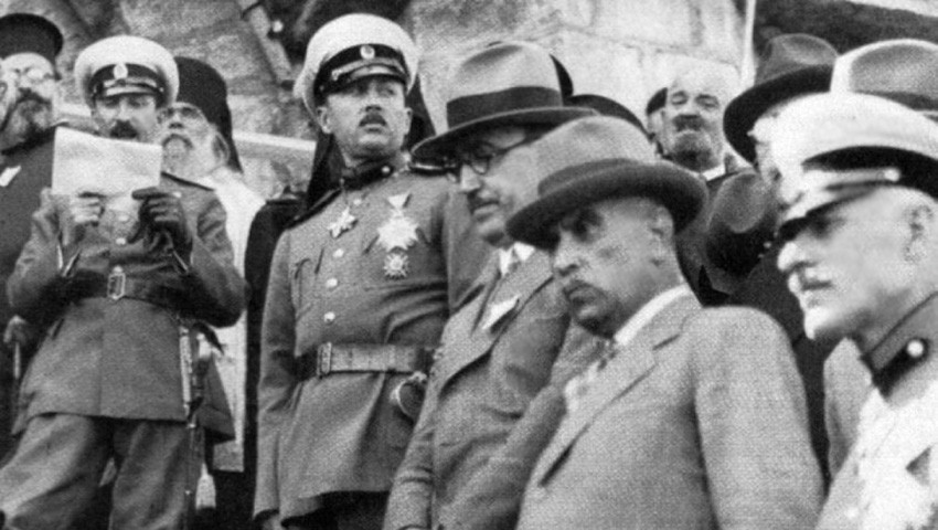 Komon Georgiev dëgjon fjalimin e mbretit në inaugurimin e monumentit Shipka në vitin 1934