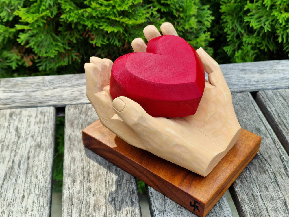 The first statuette — symbol of the grand prize — was crafted by master artisan Georgi Koichev from Varna