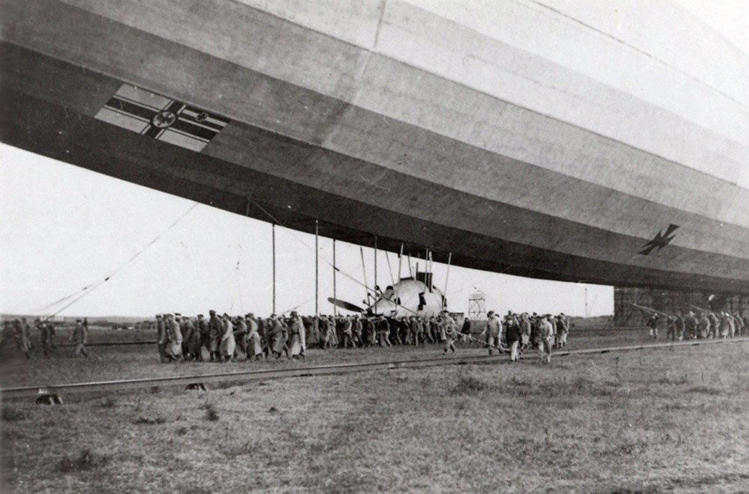 Preparing the L 59 for flight