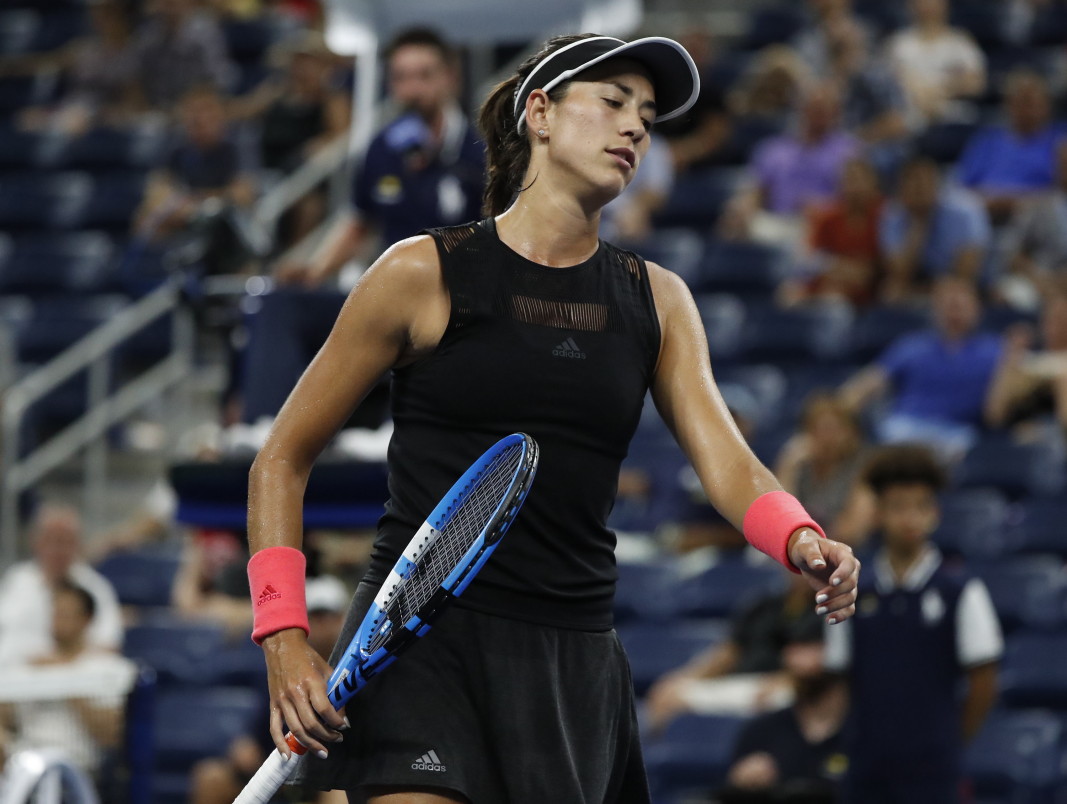 Испанската тенисистка Гарбине Мугурса претърпя изненадваща загуба от чешката квалификантка Каролина