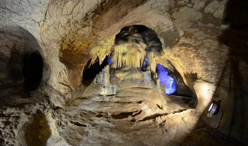 Пещерата „Бачо Киро“