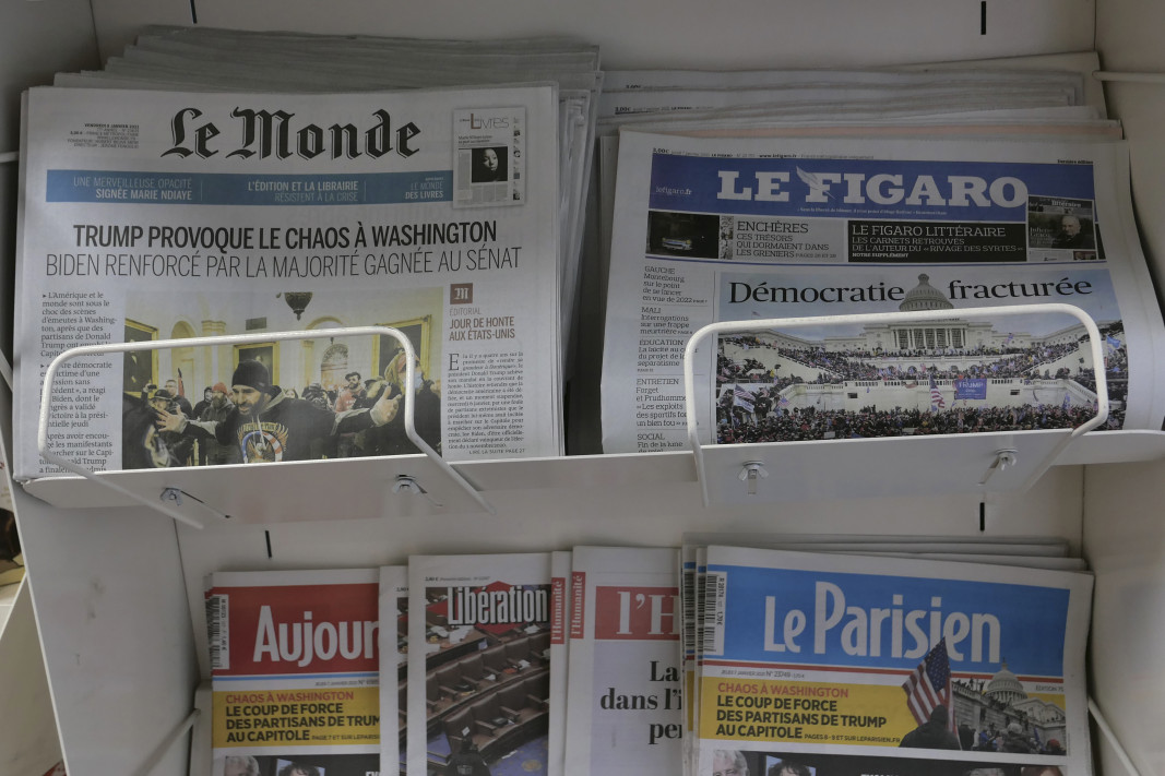 Темата с щурма на Капитолия е на първите страници на френските вестници