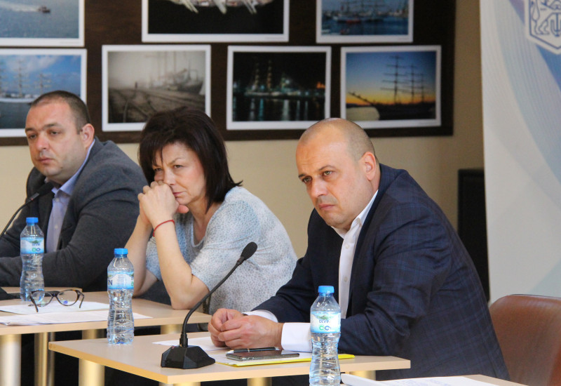 Министър Проданов на дискусията във Варна