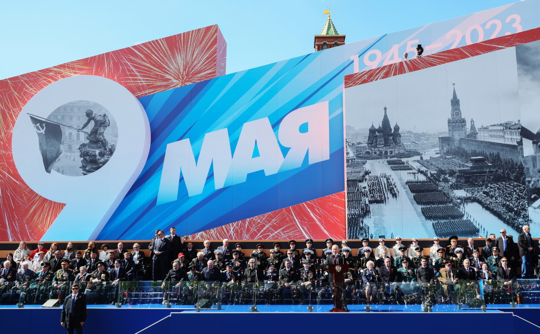 Руският президент Владимир Путин произнася речта си по време на военния парад за Деня на победата на Червения площад в Москва, 9 май 2023 г./Снимка: ЕРА/БГНЕС