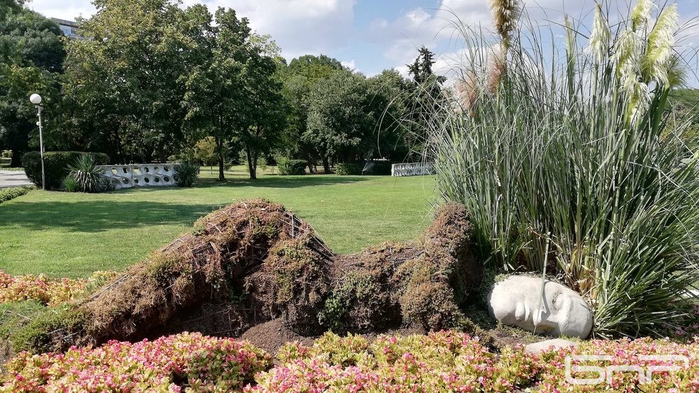  Морската градина, Експозиционен център „ Флора “ в Бургас 