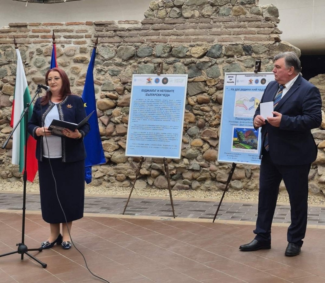 Райна Манджулова и Емил Жакоте, посланик на Молдова в София